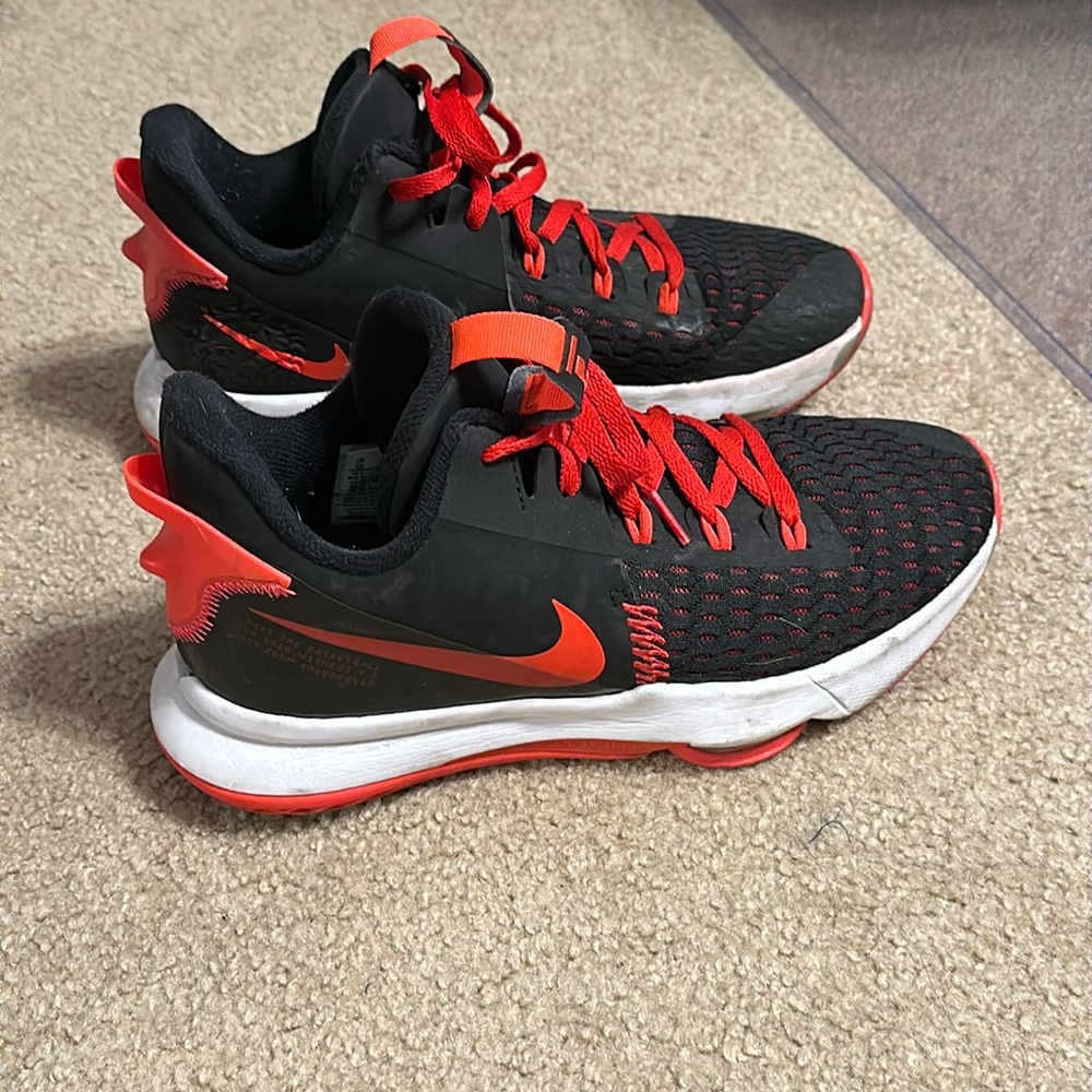 Nike LeBron Witness 5 Bred Sneakers!!
